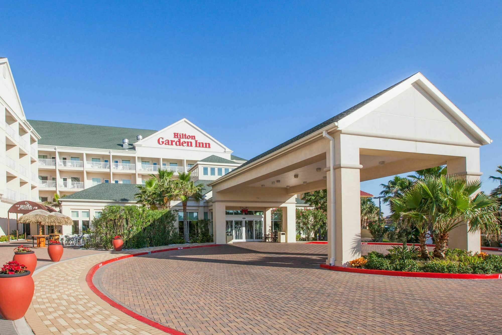 Hilton Garden Beachfront 3*